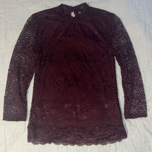 Vampy lace mock-neck top 🍷🥀 NWT